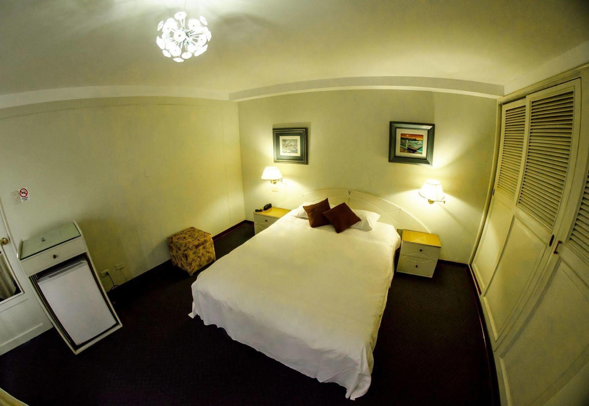 Gran Bolivar Hotel - Trujillo, Peru Extérieur photo